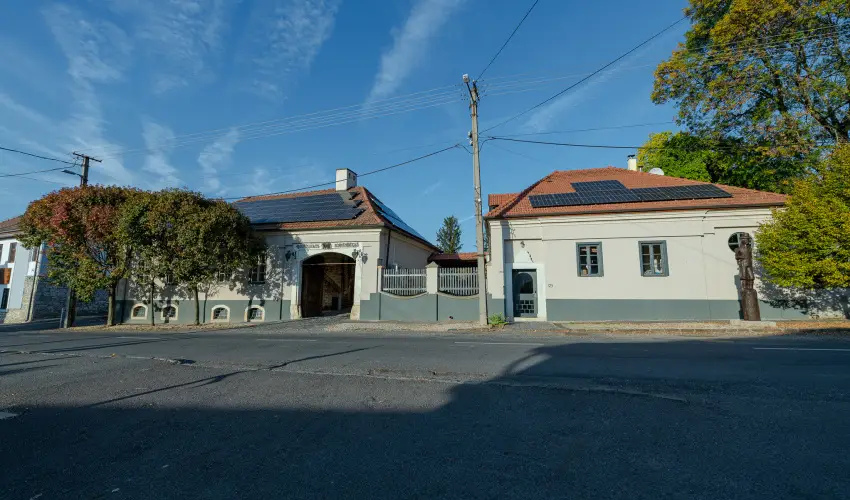 Barka Gal�ria Hotel �s �tterem T�llya - M�rcius 15.