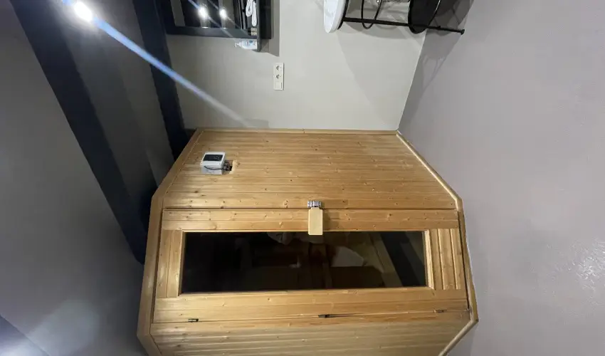 Barka Gal�ria Hotel �s �tterem T�llya - M�rcius 15.