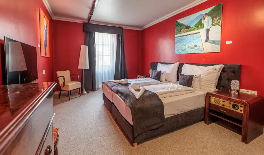 Barka Gal�ria Hotel �s �tterem T�llya - M�rcius 15.