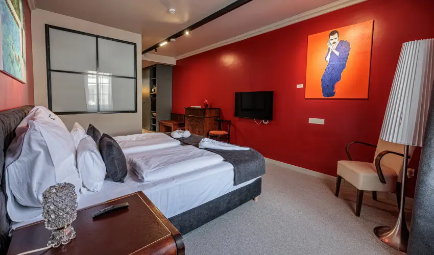 Barka Gal�ria Hotel �s �tterem T�llya - M�rcius 15.