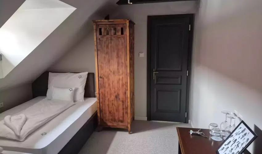 Barka Gal�ria Hotel �s �tterem T�llya - M�rcius 15.