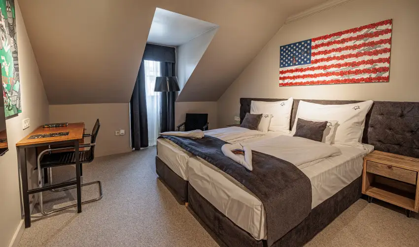 Barka Gal�ria Hotel �s �tterem T�llya - M�rcius 15.