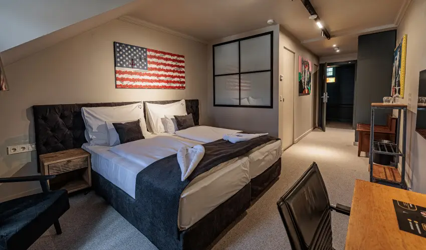 Barka Gal�ria Hotel �s �tterem T�llya - M�rcius 15.