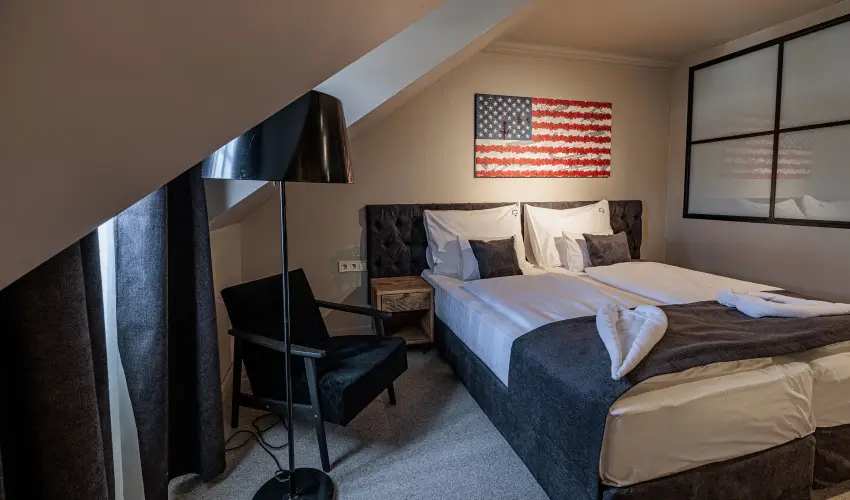 Barka Gal�ria Hotel �s �tterem T�llya - M�rcius 15.