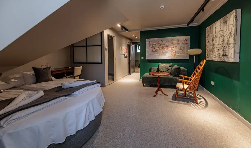 Barka Gal�ria Hotel �s �tterem T�llya - M�rcius 15.