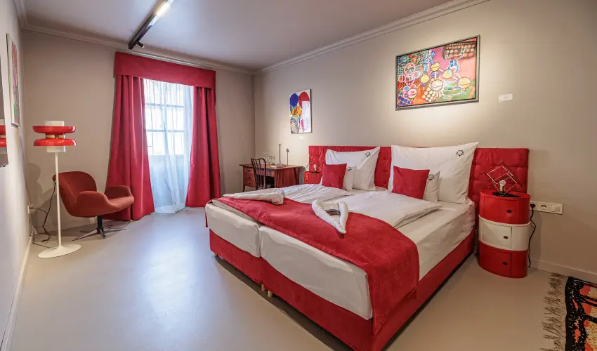 Barka Gal�ria Hotel �s �tterem T�llya - M�rcius 15.