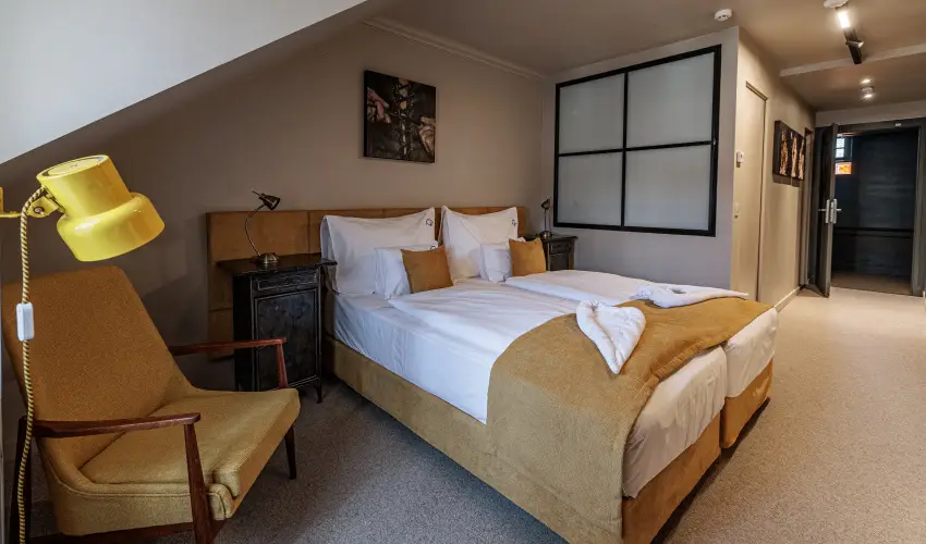 Barka Gal�ria Hotel �s �tterem T�llya - M�rcius 15.