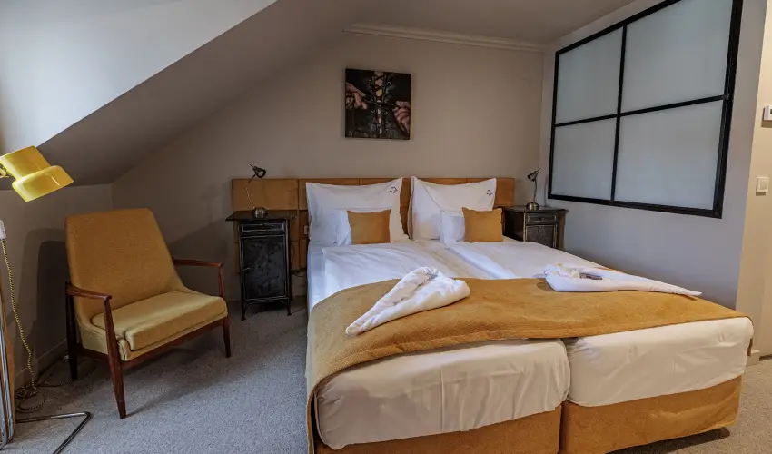 Barka Gal�ria Hotel �s �tterem T�llya - M�rcius 15.