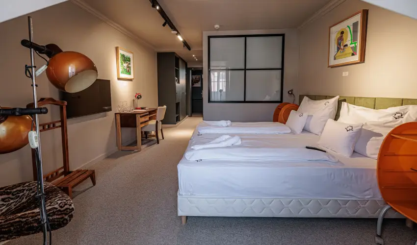 Barka Gal�ria Hotel �s �tterem T�llya - M�rcius 15.