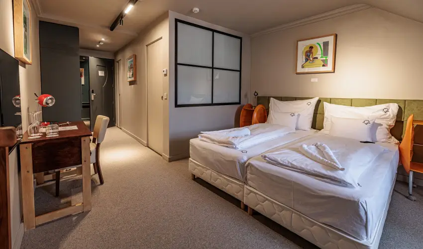 Barka Gal�ria Hotel �s �tterem T�llya - M�rcius 15.