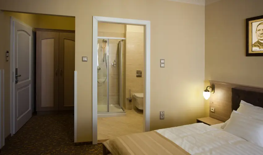 Barokk Hotel Promen�d Gy�r - M�rcius 15. 