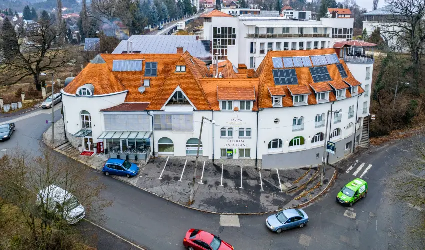 B�stya Konferencia �s Wellness Hotel Miskolctapolca - M�rcius 15.  (min. 3 �j)