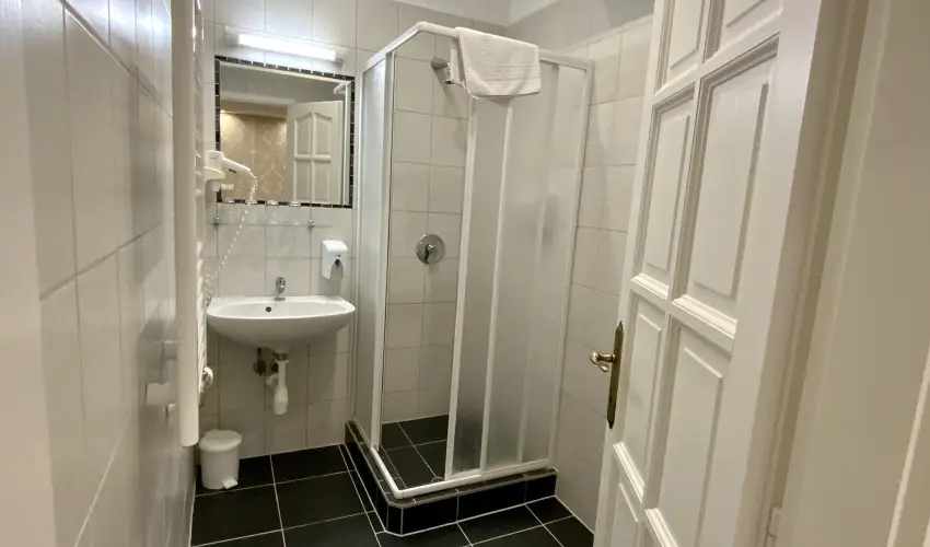 B�stya Konferencia �s Wellness Hotel Miskolctapolca - M�rcius 15.  (min. 3 �j)