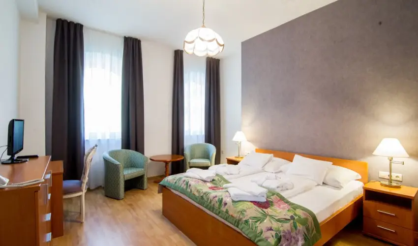 Batthy�ny Kast�lysz�ll� Zalacs�ny - M�rcius 15.