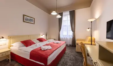 Bazilika alatti Panzi� Esztergom