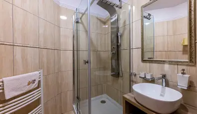 Bazilika alatti Panzi� Esztergom