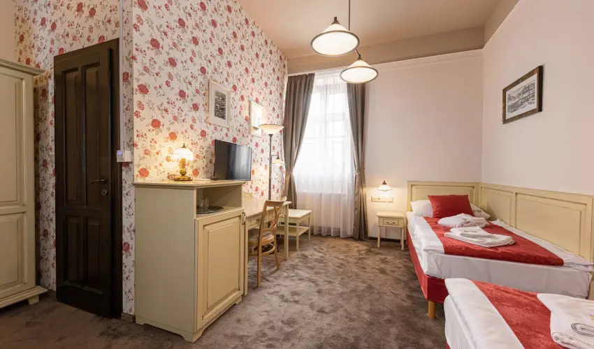 Bazilika alatti Panzi� Esztergom - M�rcius 15. 