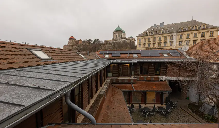 Bazilika alatti Panzi� Esztergom - M�rcius 15. 