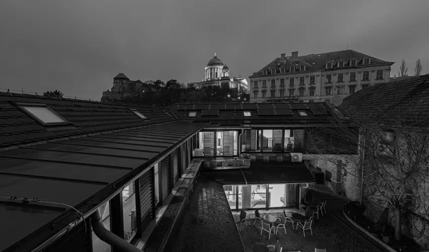 Bazilika alatti Panzi� Esztergom - M�rcius 15. 