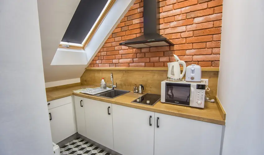 Berill Suites S�rv�r - M�rcius 15. - teljes el�refizet�ssel