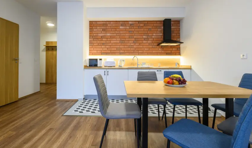 Berill Suites S�rv�r - M�rcius 15. - teljes el�refizet�ssel