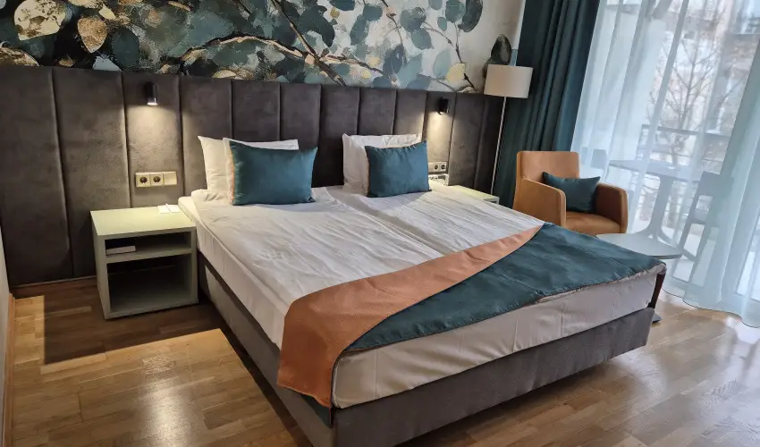 Sz�pia Bio & Art Hotel Zs�mb�k - M�rcius 15. 