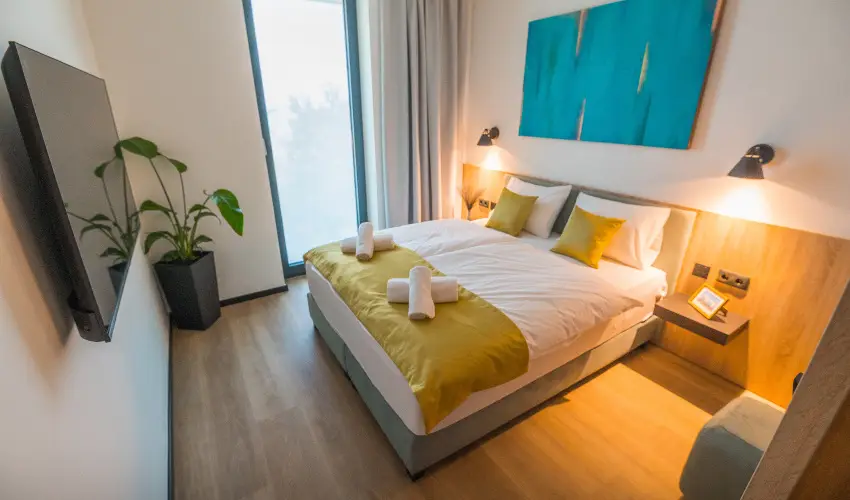 BJ81 Suite Hotel Si�fok - M�rcius 15. (min. 3 �j)