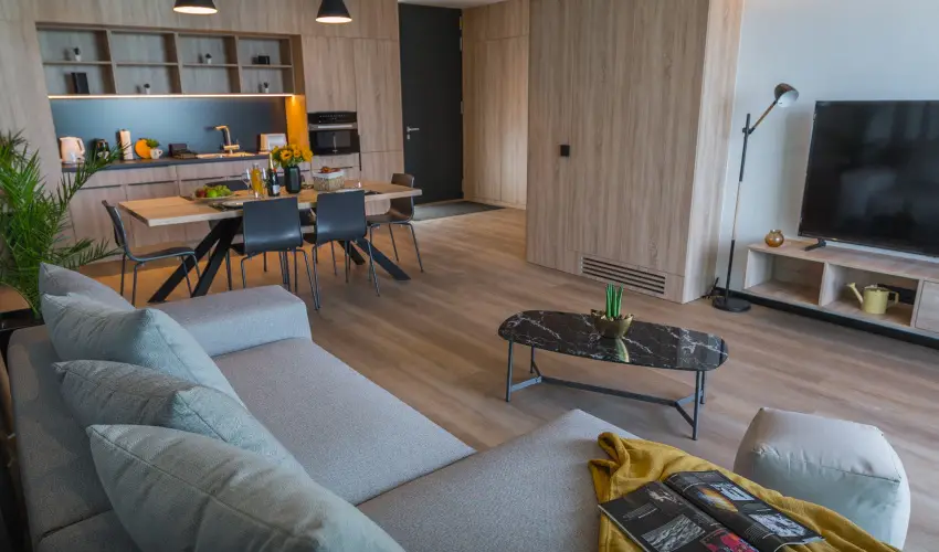 BJ81 Suite Hotel Si�fok - M�rcius 15. (min. 3 �j)