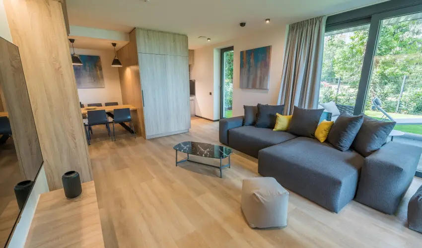 BJ81 Suite Hotel Si�fok - M�rcius 15. (min. 3 �j)