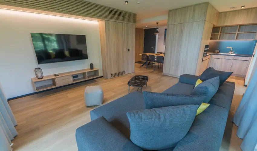 BJ81 Suite Hotel Si�fok - M�rcius 15. (min. 3 �j)