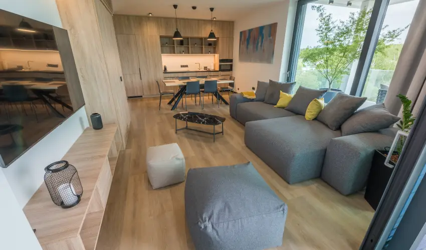 BJ81 Suite Hotel Si�fok - M�rcius 15. (min. 3 �j)