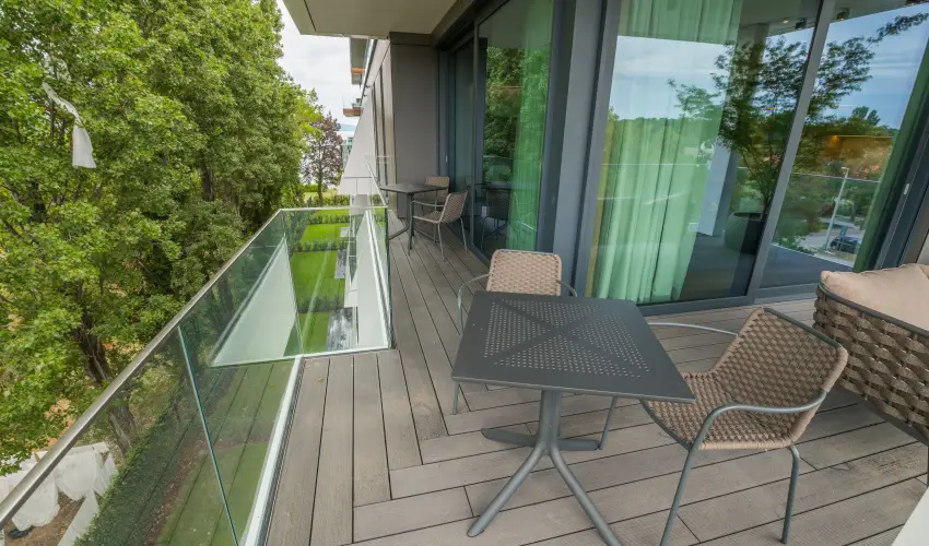 BJ81 Suite Hotel Si�fok - M�rcius 15. (min. 3 �j)