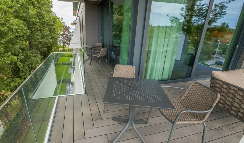 BJ81 Suite Hotel Si�fok - M�rcius 15. (min. 3 �j)