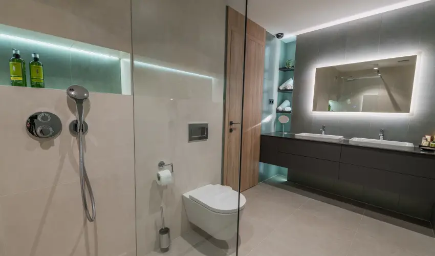 BJ81 Suite Hotel Si�fok - M�rcius 15. (min. 3 �j)