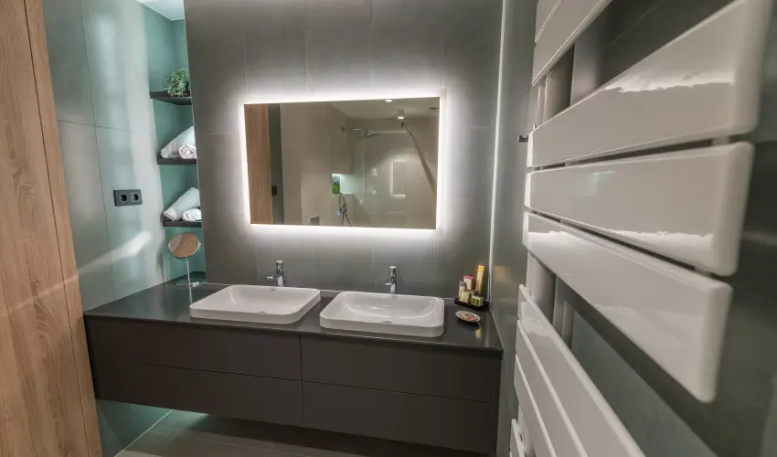 BJ81 Suite Hotel Si�fok - M�rcius 15. (min. 3 �j)