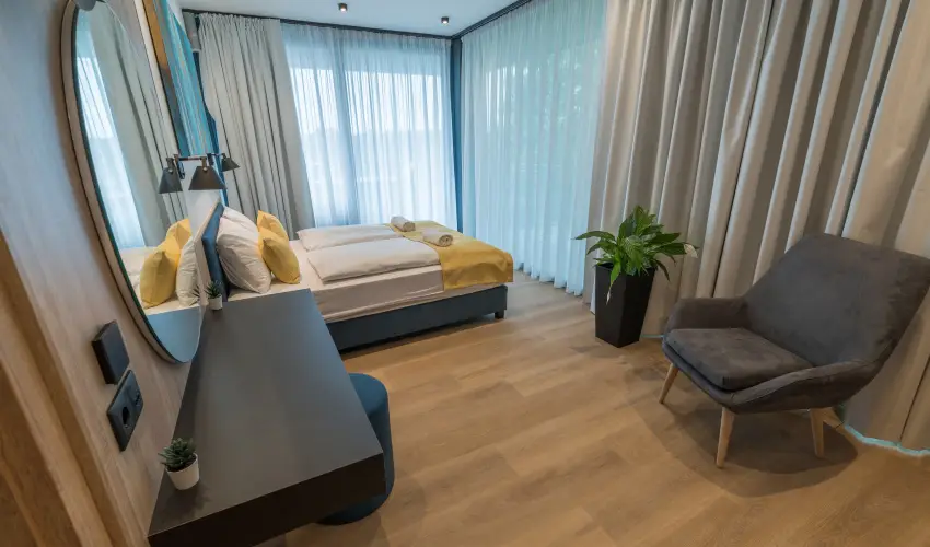 BJ81 Suite Hotel Si�fok - M�rcius 15. (min. 3 �j)