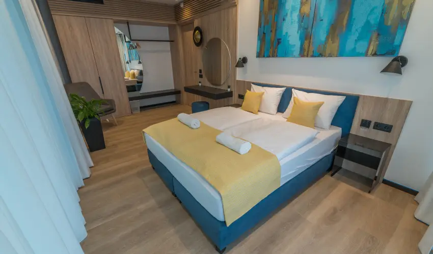 BJ81 Suite Hotel Si�fok - M�rcius 15. (min. 3 �j)