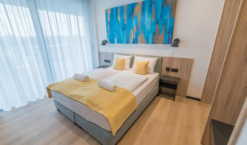 BJ81 Suite Hotel Si�fok - M�rcius 15. (min. 3 �j)