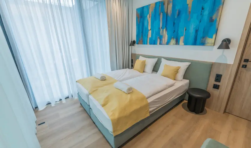 BJ81 Suite Hotel Si�fok - M�rcius 15. (min. 3 �j)