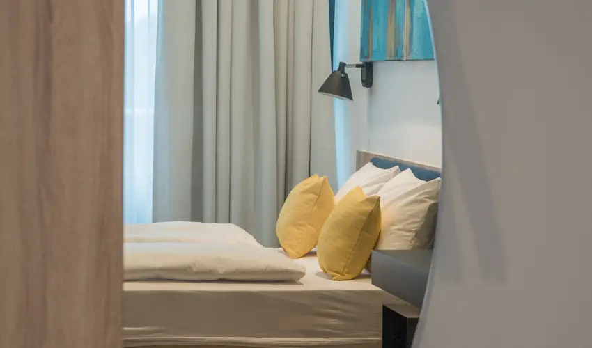 BJ81 Suite Hotel Si�fok - M�rcius 15. (min. 3 �j)