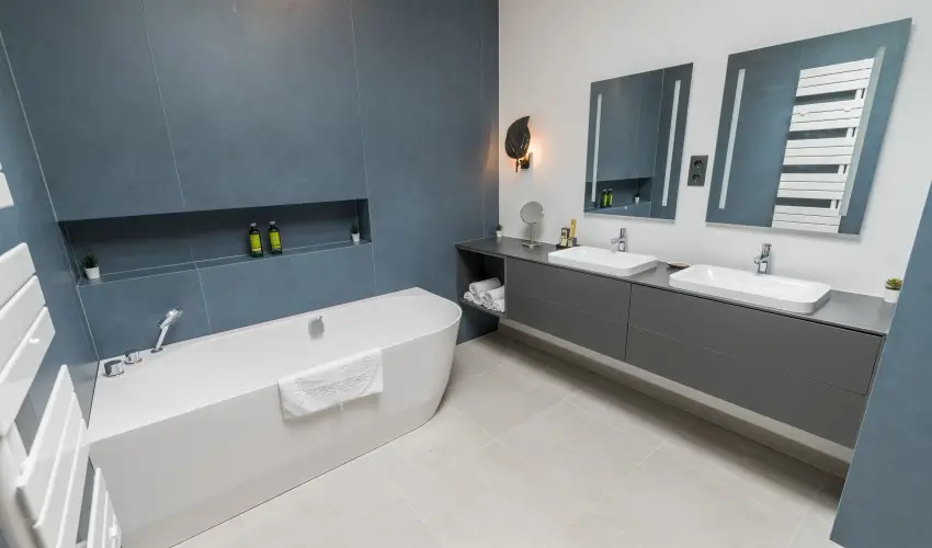 BJ81 Suite Hotel Si�fok - M�rcius 15. (min. 3 �j)