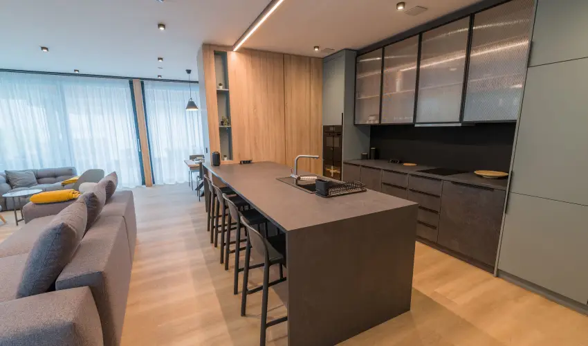 BJ81 Suite Hotel Si�fok - M�rcius 15. (min. 3 �j)