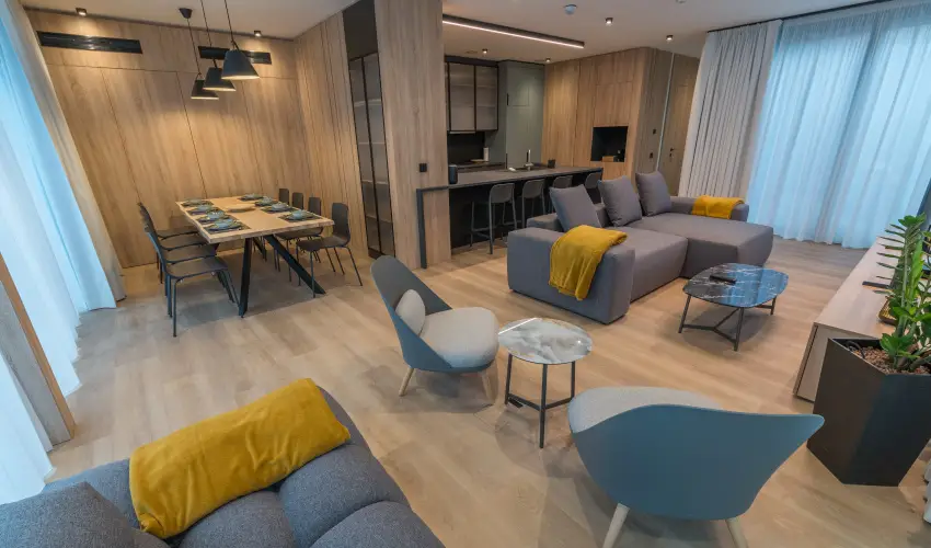 BJ81 Suite Hotel Si�fok - M�rcius 15. (min. 3 �j)