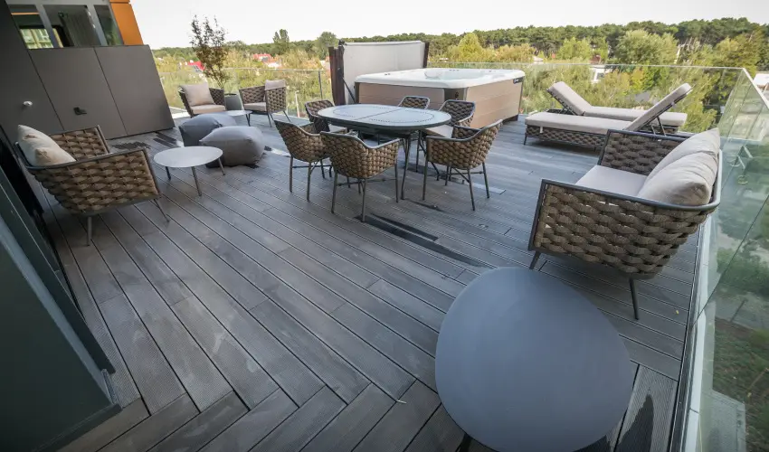 BJ81 Suite Hotel Si�fok - M�rcius 15. (min. 3 �j)