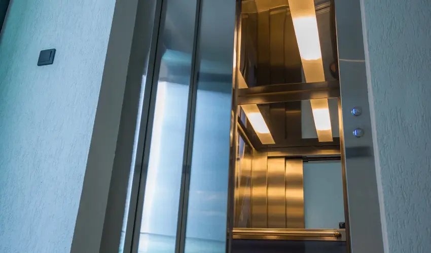 BJ81 Suite Hotel Si�fok - M�rcius 15. (min. 3 �j)