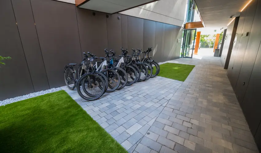 BJ81 Suite Hotel Si�fok - M�rcius 15. (min. 3 �j)