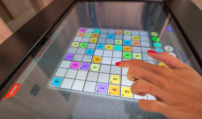 BJ81 Suite Hotel Si�fok - M�rcius 15. (min. 3 �j)