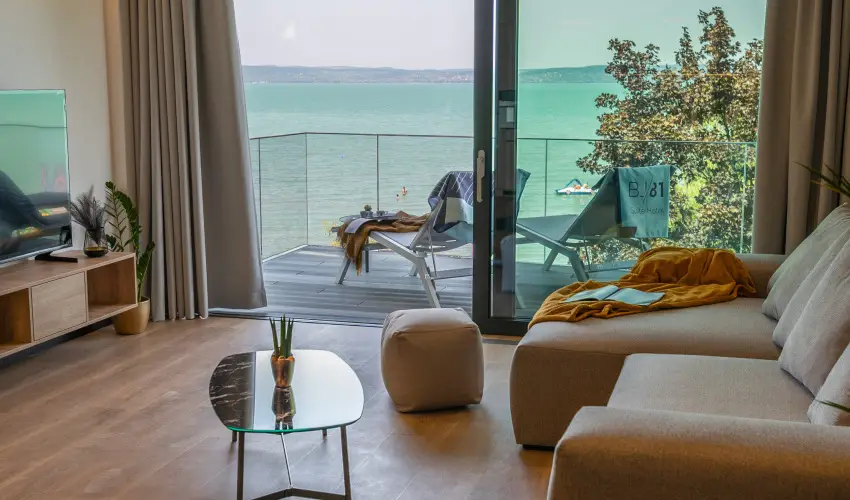 BJ81 Suite Hotel Si�fok - M�rcius 15. (min. 3 �j)