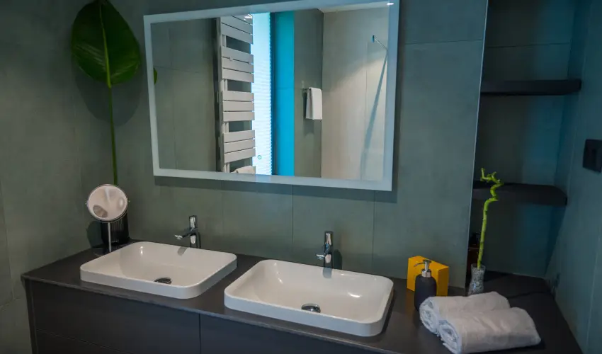 BJ81 Suite Hotel Si�fok - M�rcius 15. (min. 3 �j)