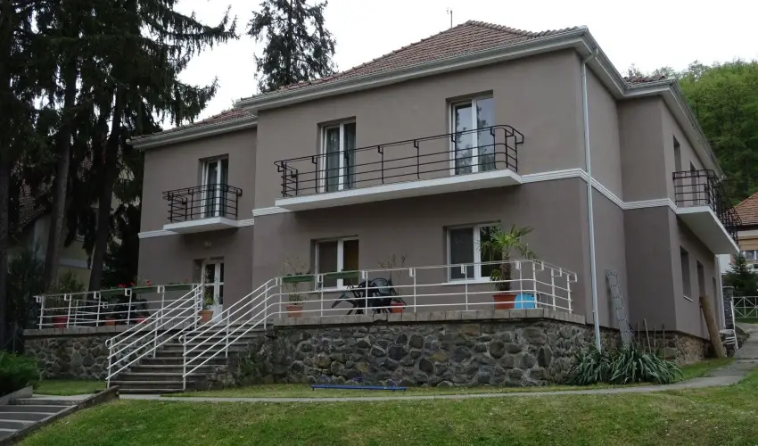 Bor�ka Panzi� Par�df�rd� - M�rcius 15. (min. 3 �j)